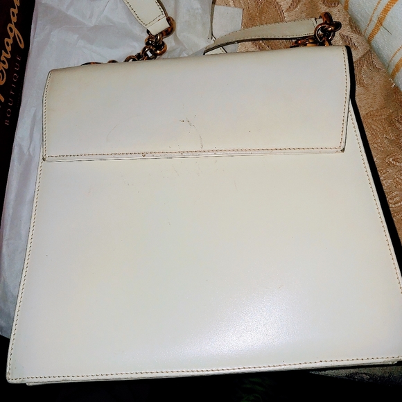 FINAL OFFER SALE! SALVATORE FERRAGAMO IVORY GOLD CROSS BODY MINIMALIST BAG - Picture 7 of 11